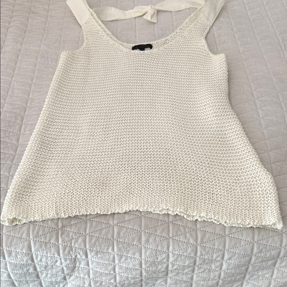 Elegant White Knit Women's Top
